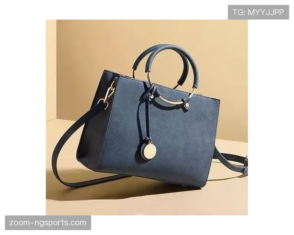 杨倩私下居然这么会买，光是包包就能开小店了吧？